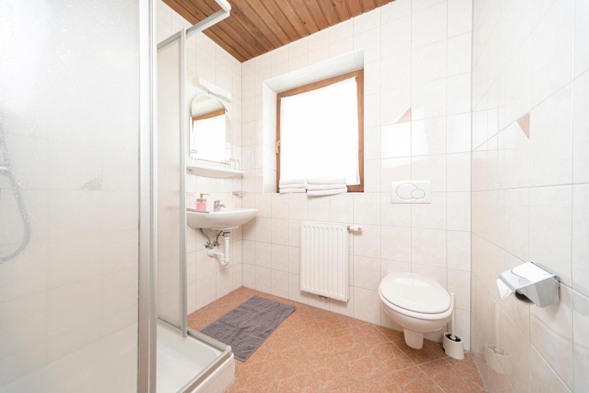 Gasthof Pension Knapp Strass im Zillertal Szoba fotó